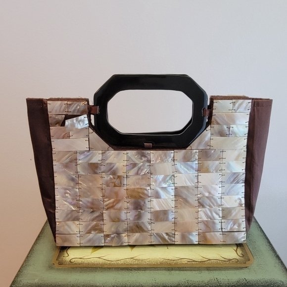 Mad by Design Shell Handbag - Picture 7 of 11